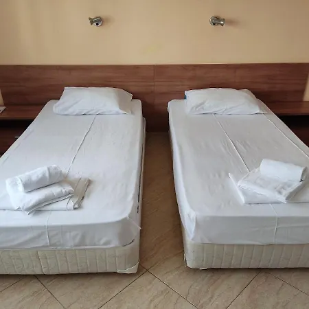 Charis Cozy Family At Sun Village Complex Close To The Apartman *
