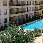 Charis Cozy Family At Sun Village Complex Close To The Apartmán